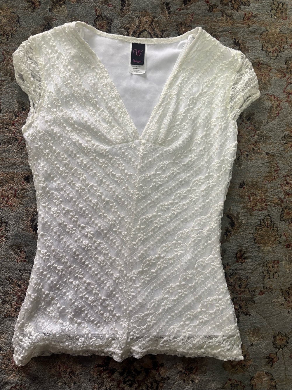 Wrapper Y2K White Textured V-Neck Cap Sleeve Blouse Slimming